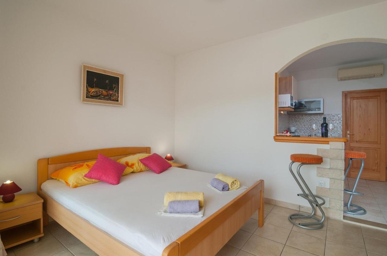 Apartments Molo Mare Hvar Town Esterno foto