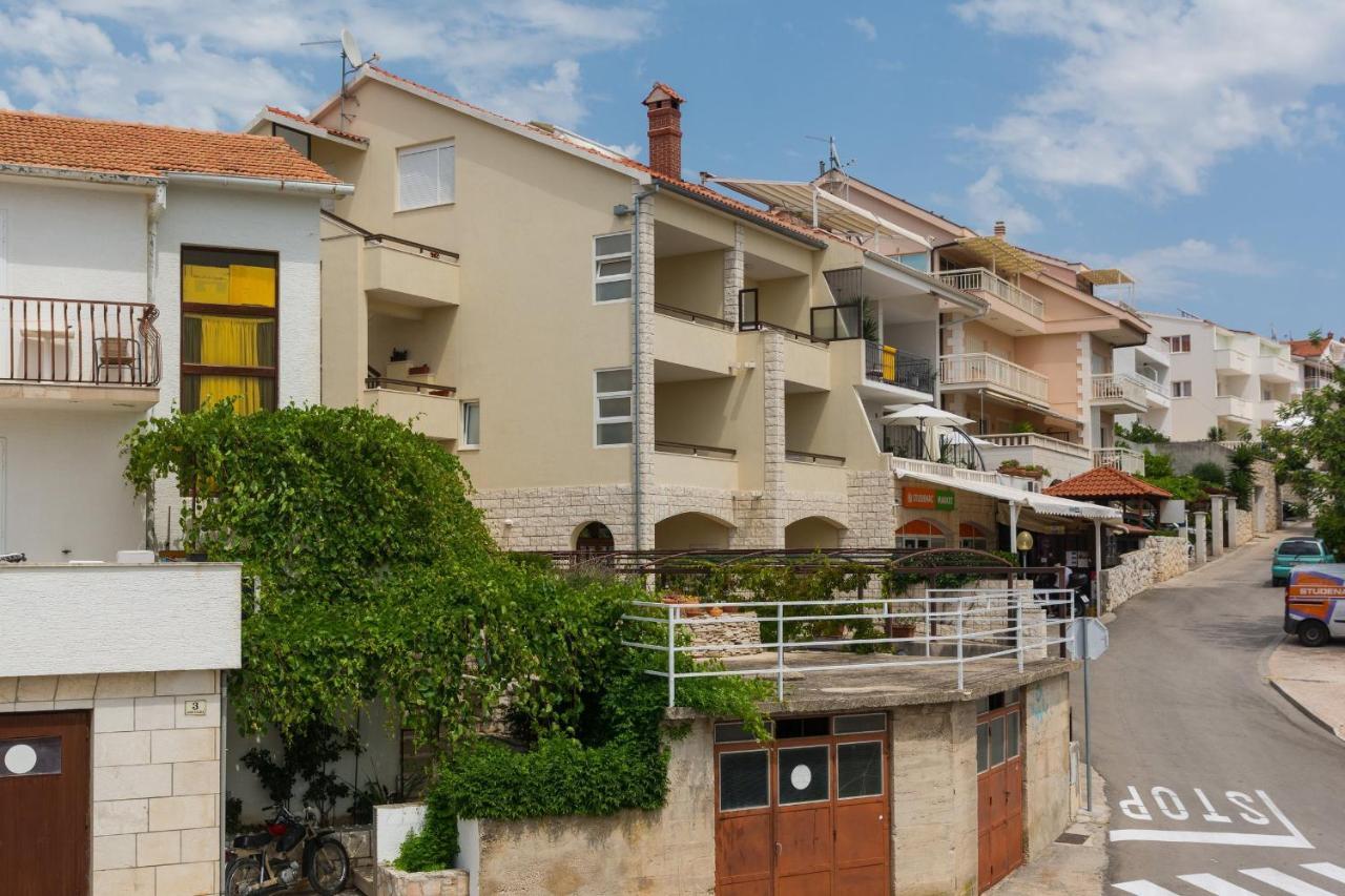 Apartments Molo Mare Hvar Town Esterno foto