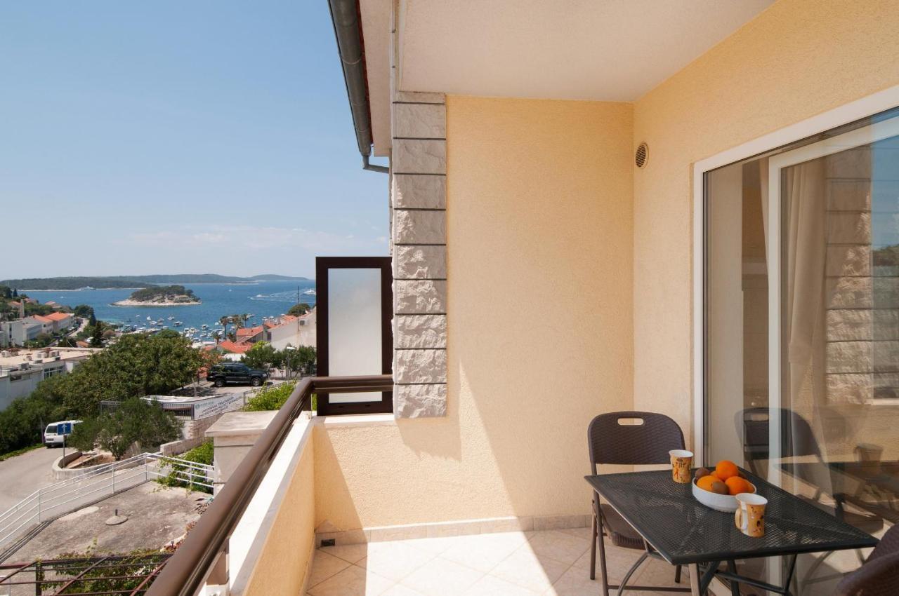 Apartments Molo Mare Hvar Town Esterno foto